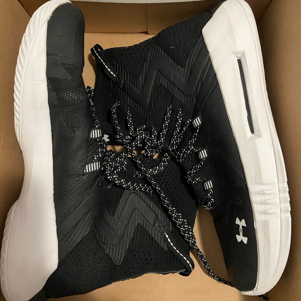 Under Armour  Highlight Ace sneakers - size W 11